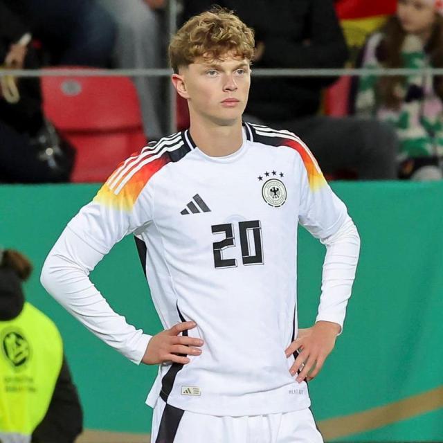 1731064466974041384.jpg 50f8f58bd45f9c386aed1a5e04dc232.jpg